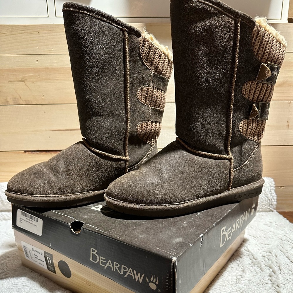Bear paw Boshie chestnut distressed, worn once
